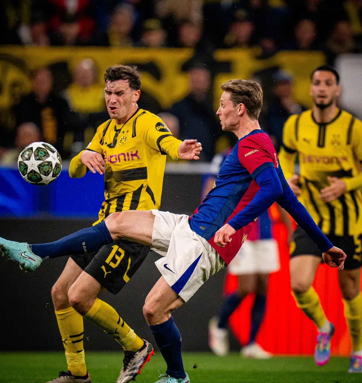 开云入口 -包含赛地聚焦——德甲集结日热度飙升，皇家社会队长鼓劲，引发热议，更衣室氛围转暖的词条