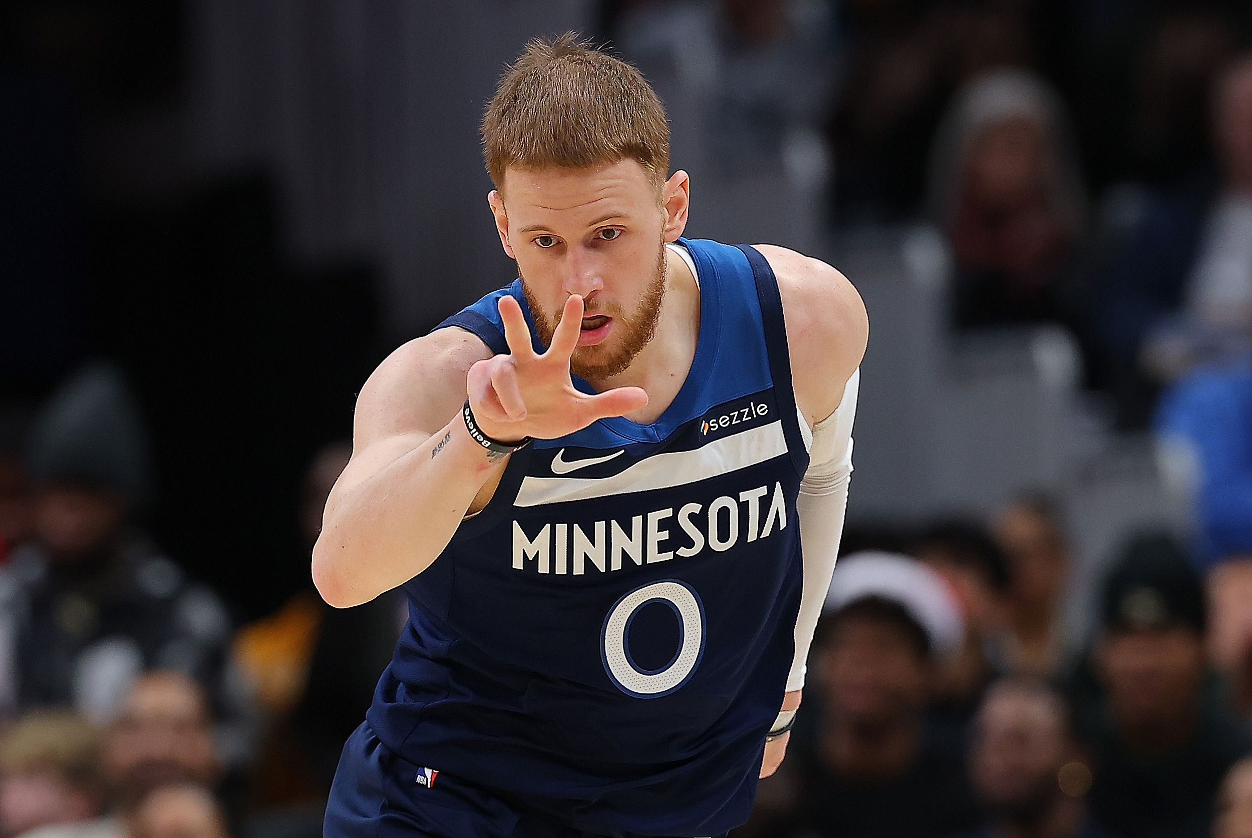 开云网址 -曼城发布备战花絮，今晨回应争议，CBA季后赛任务艰巨，身体对抗强度拉满 